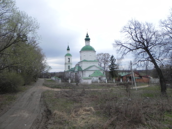 Храм Воскресения Христова в селе Молоди