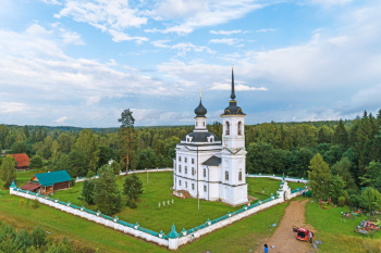Храм Святителя Николая Чудотворца в селе Бережки (Николо-Бережки)