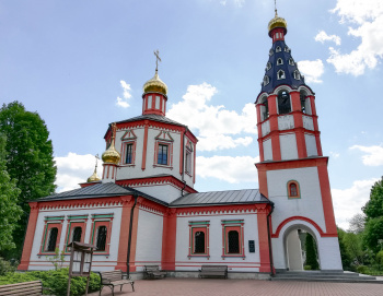 Храм Грузинской иконы Божией Матери в Якшино