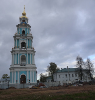 Колокольня Богоявленского собора Костромского кремля
