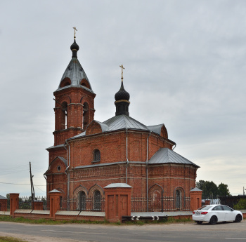 Храм Воздвижения Честного и Животворящего Креста Господня в селе Дунилово