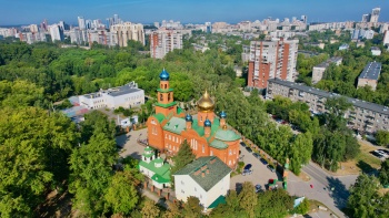 Храм преподобного Серафима Саровского в Екатеринбурге с высоты птичьего полёта