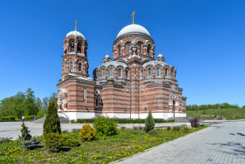 Храм Живоначальной Троицы в Щурове (Коломна)