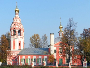 Храм Покрова Пресвятой Богородицы в деревне Алексино