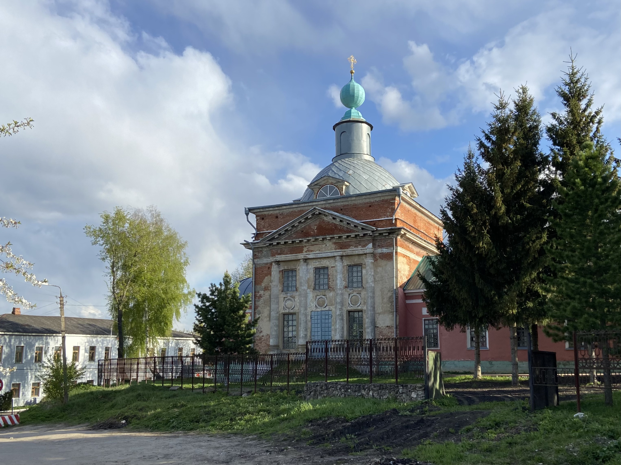 Церковь Воскресения Христова в Венёве