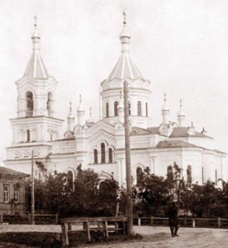 Собор Воскресения Христова в городе Луга на исторической фотографии