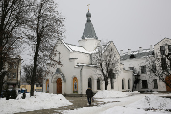 Храм Трех Святителей в Могилеве - зимняя фотография