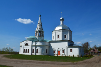 Собор Святой Живоначальной Троицы на Красной горе в Серпухове