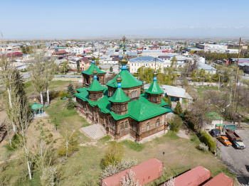 Свято-Троицкая православная церковь в Караколе