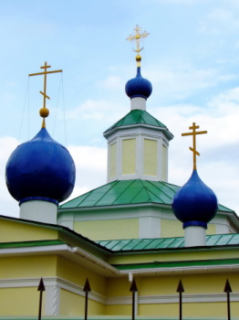 Храм Святых Апостолов Петра и Павла в Лужках