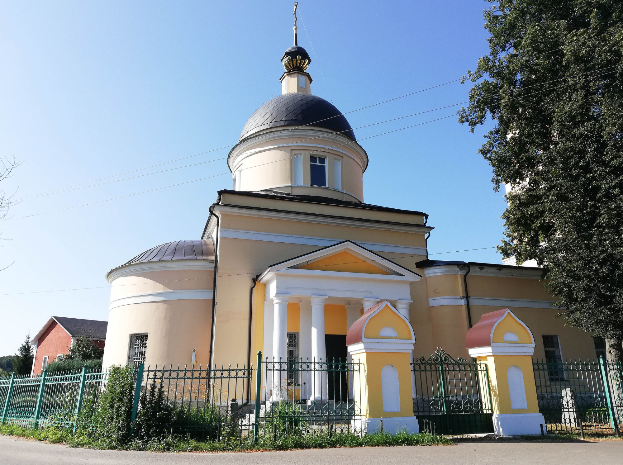 Храм Святителя Николая Чудотворца в селе Петрово (Крюково)