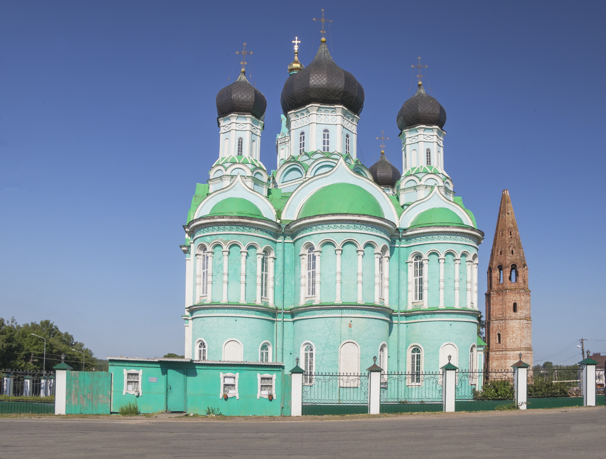 Свято-Троицкий собор в городе Яранске